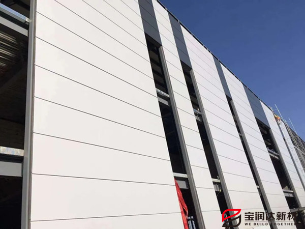 聚氨酯巖棉復合板應用廠房的優勢